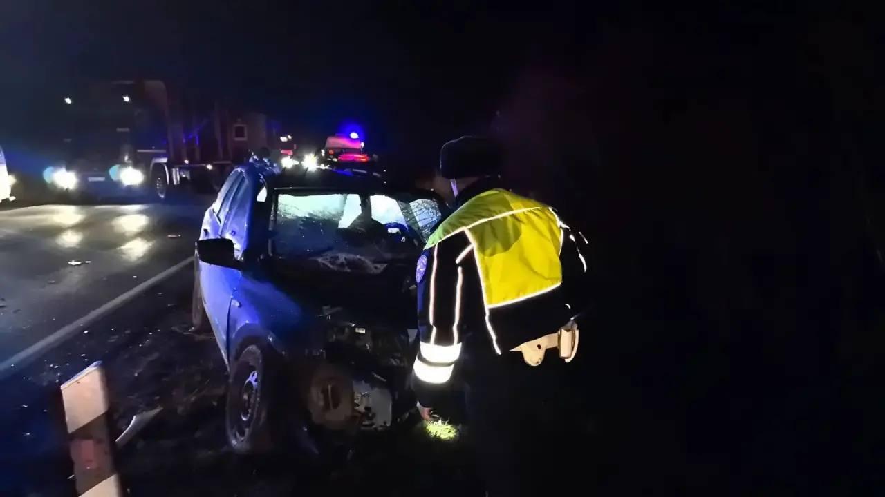 Две легковушки столкнулись под Нижним Тагилом, один человек погиб