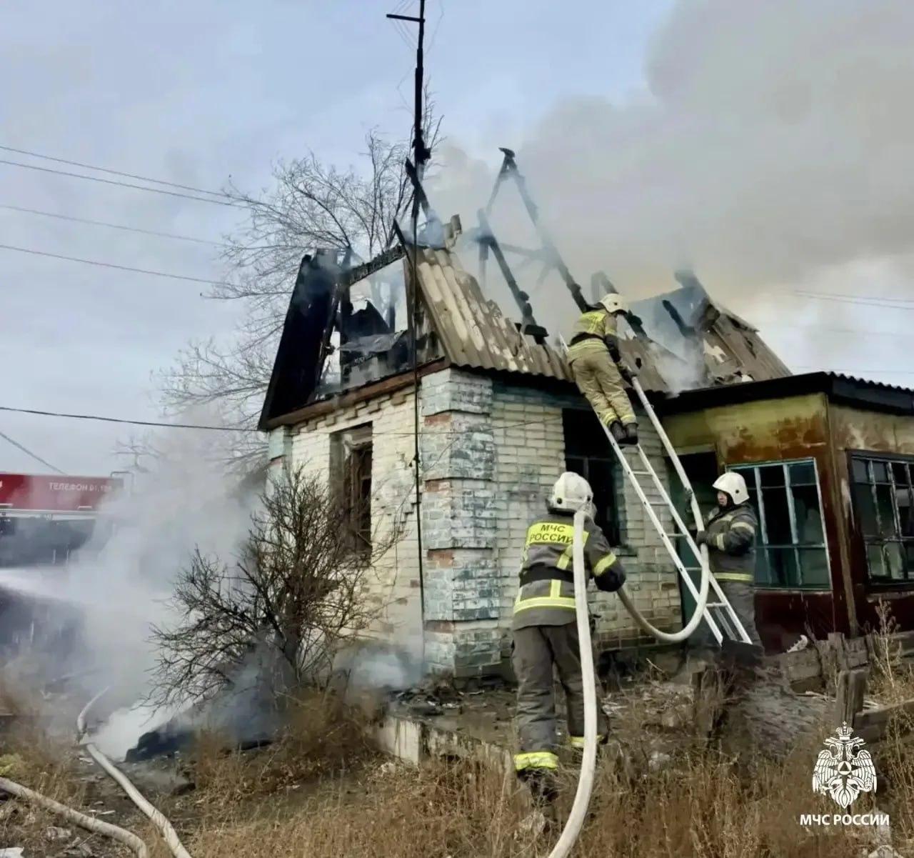 В Кызыле огнеборцы ликвидировали пожар в левобережном дачном обществе...