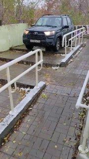 Преступление и наказание: водителя, который рассекал по ступенькам на Ниве,...