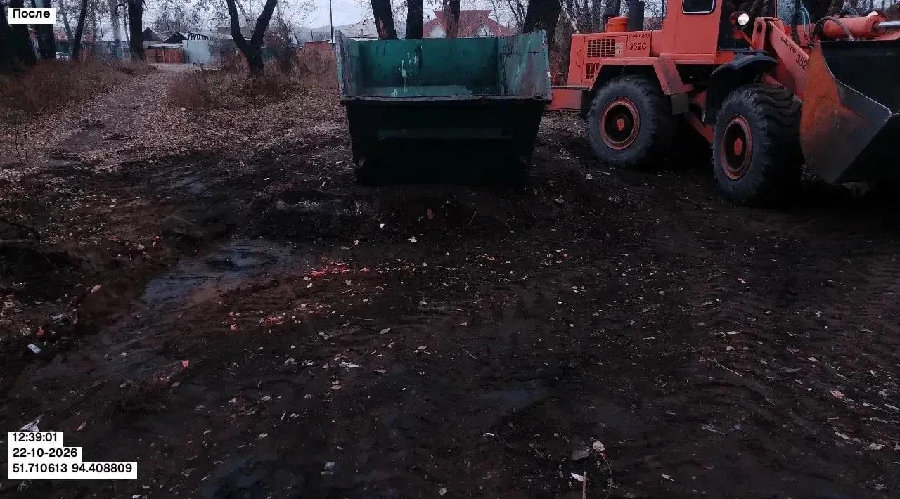 ГУП ТСП провело уборку контейнерной площадки на ул. Семирацкого, 2