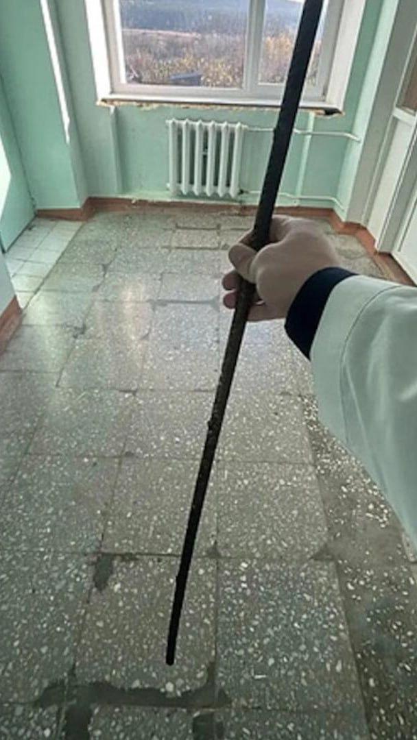 В Кировской области 12-летний паркурщик напоролся на арматуру, которая...