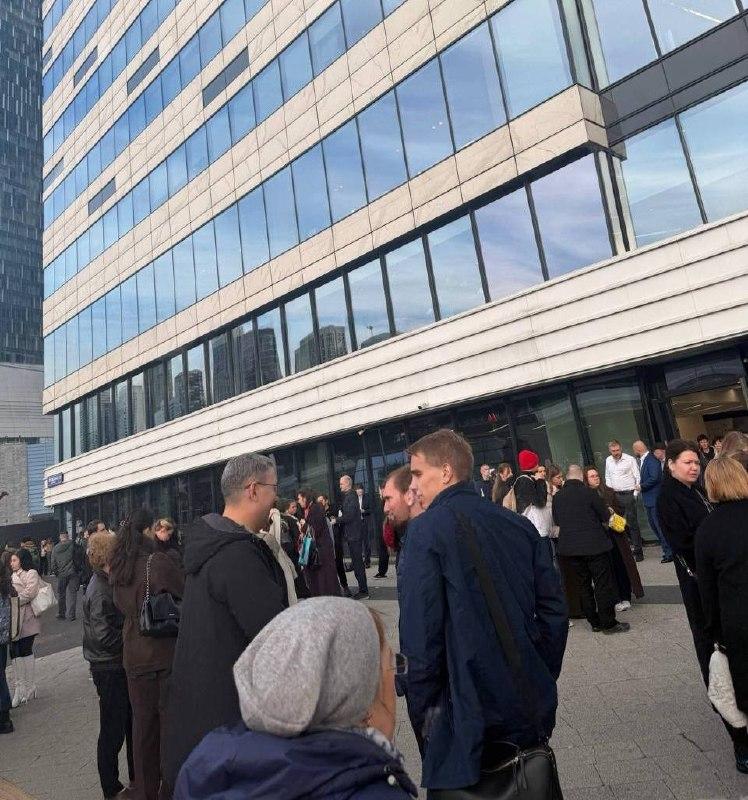 В «Москва-Сити» экстренно эвакуировали башню «IQ-квартал» — СМИ.