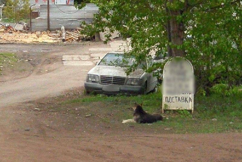 Брошенный на улице «Мерседес» стал собственностью Красноярска Свердловский...