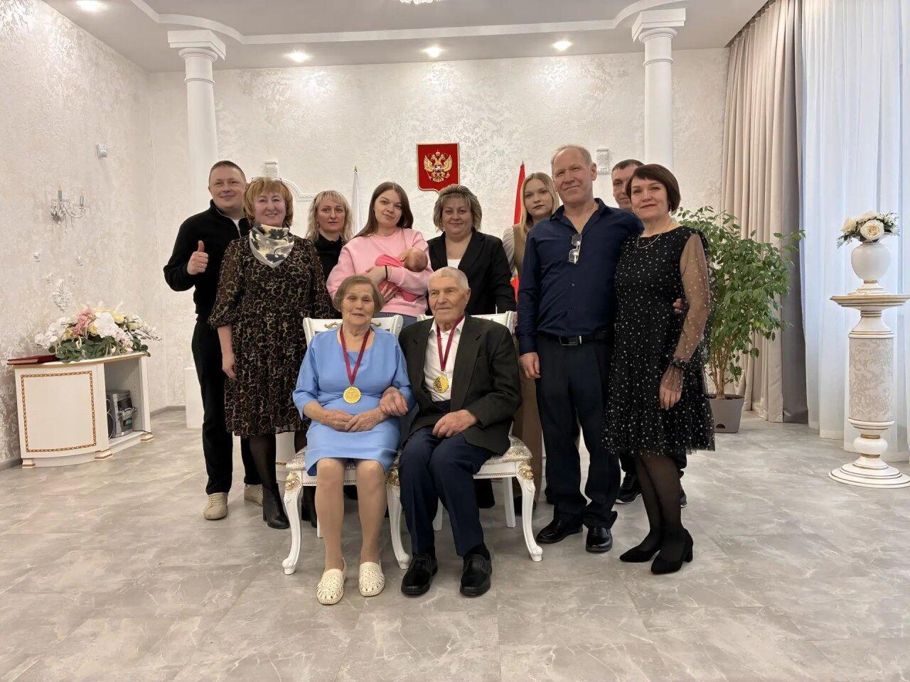 Супруги Суворовы из Канского округа отметили 65-летие совместной жизни Виктор...
