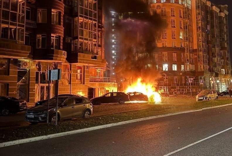 В результате массированного удара в центре Белгорода есть пострадавшие и значительные разрушения