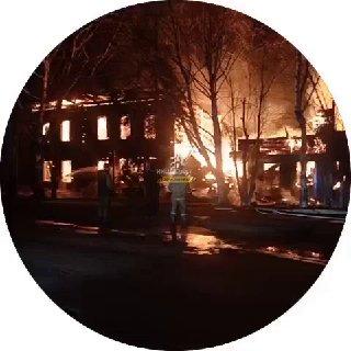 Пожар в Маслянино: сгорело здание рядом с полицейским участком В ночном...