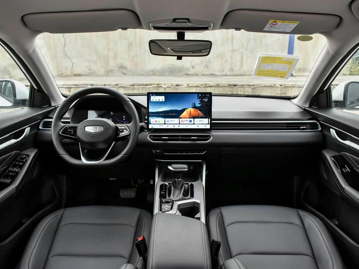 Geely выкатила обновлённый Emgrand дешевле ГРАНТЫ — в Китае седан продают от $8,4 тысячи (₽680 тысяч).