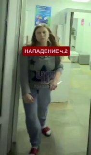 В Краснодаре сотрудница Ozon набросилась с ножницами на многодетную мать...