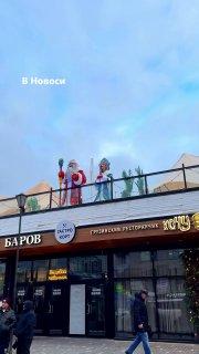 Новый год все ближе и ближе! На улицах города можно увидеть все больше...