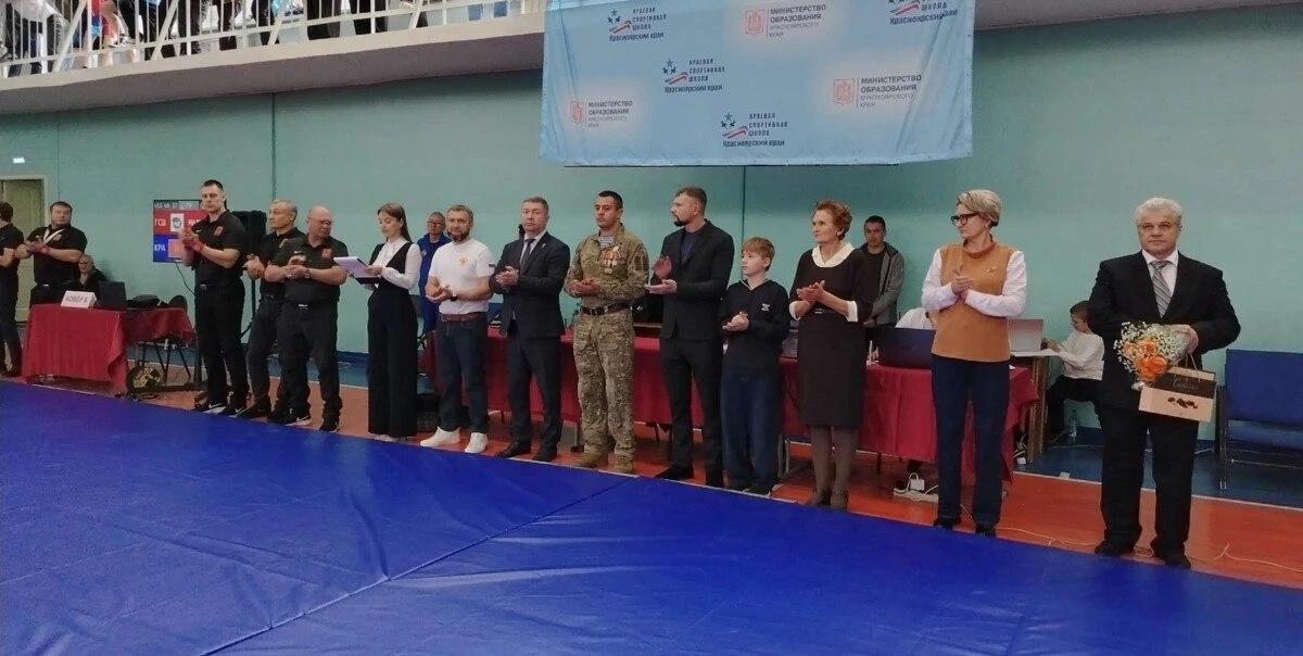 В Канске определили победителей краевого первенства по греко-римской борьбе В...