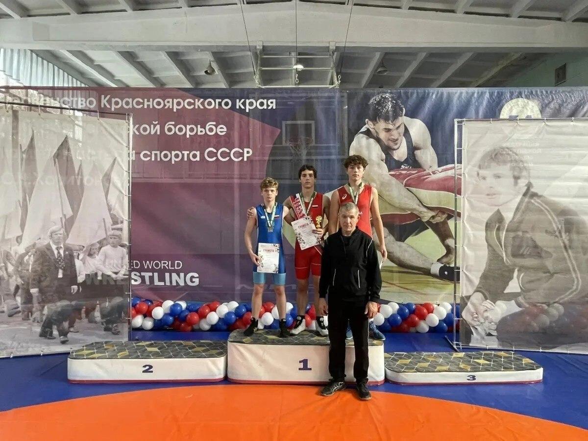 В Канске определили победителей краевого первенства по греко-римской борьбе В...