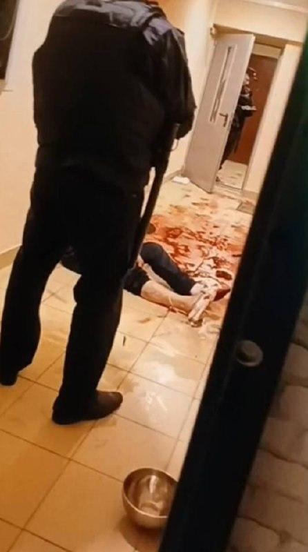 В Москве муж застал супругу с любовником и перерезал ему горло