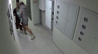 В Новосибирске экс-боец ЧВК «Вагнер» избил жену и полуторагодовалого сына.