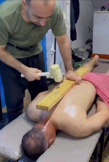 В сети завирусился необычный массаж, от которого мурашки по спине.
