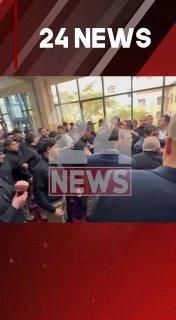 В парламенте Армении депутаты устроили массовую драку.