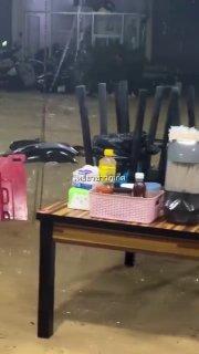 Пхукет уходит под воду — власти региона объявили красный уровень опасности.
