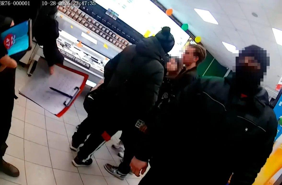 В Новосибирске пресечена массовая драка в баре 28 октября в 21:50 группа...