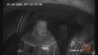 Инспекторы ДПС помогли доставить шестилетнюю девочку в больницу Красноярска...