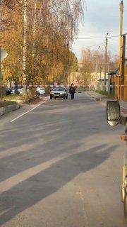 В Брянской области женщина оказалась заблокирована в машине из-за...