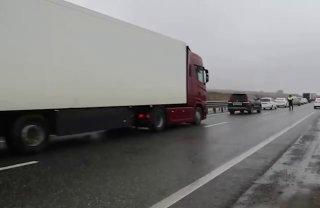 Водитель без прав сбил инспектора и еще одного человека в Ингушетии