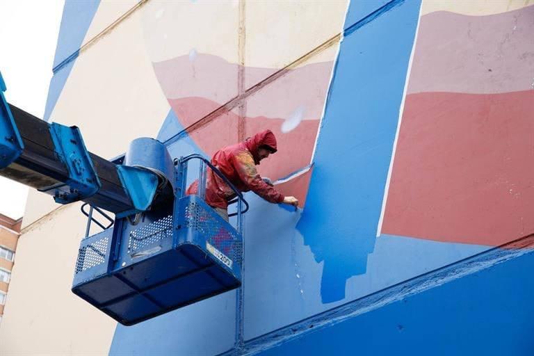 На Вавилова отреставрировали муралы «Росток» и «Мгновение». Для обновления...