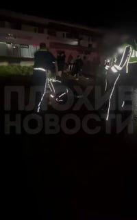 В Ленобласти толпа избила гаишника прямо на глазах у его командира и коллег,...