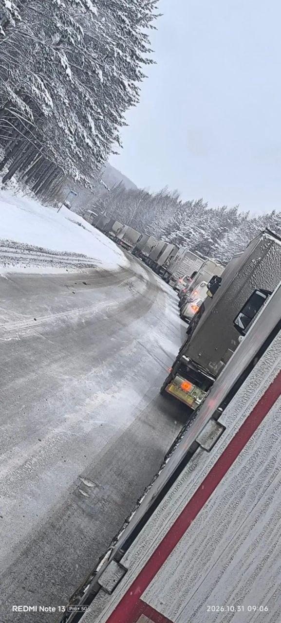 Ситуация на дорогах Ачинска и в окрестностях по-прежнему сложная. Город 