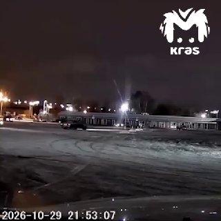 Стоит в Красноярске упасть первой снежинке, как на дороги сразу выезжают...