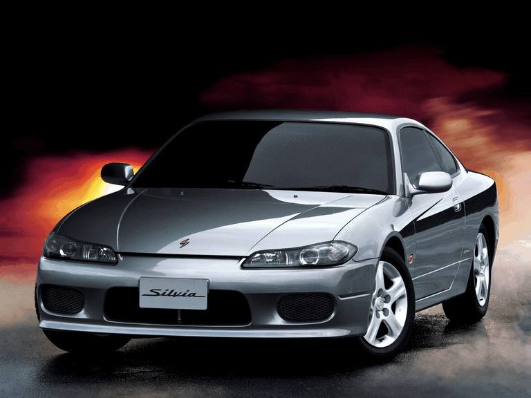 В Nissan задумались о возрождении купе Silvia Об...