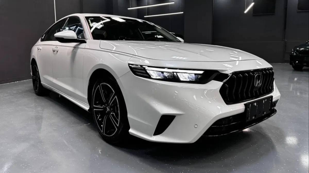 В России появились седаны Honda Inspire из Китая...