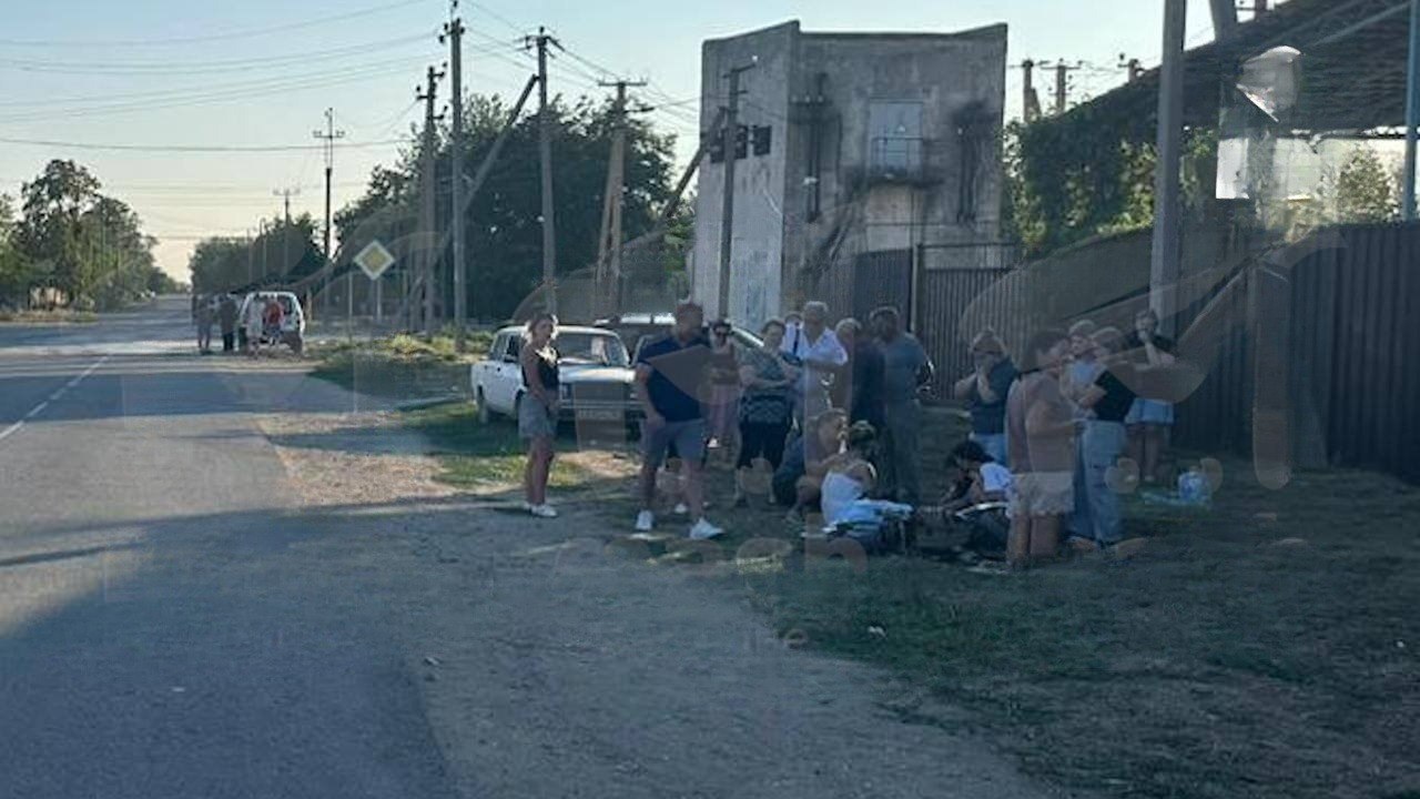 Крымский подросток умер после того, как на спор гонял на питбайке перед полицейскими и врезался в инспектора