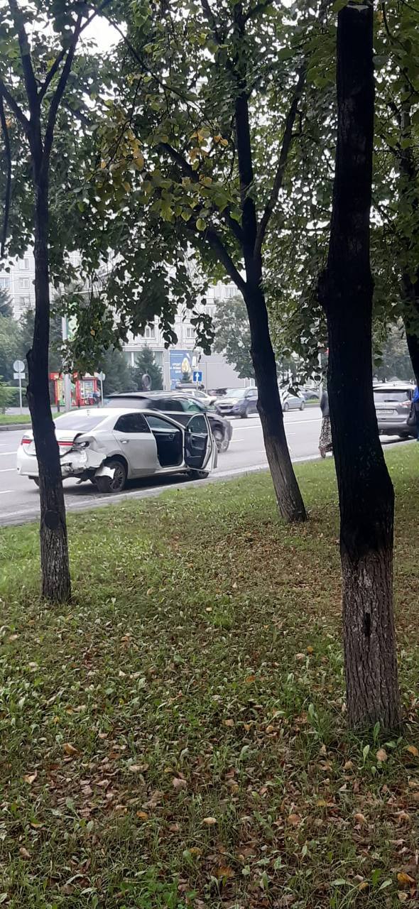 ДТП в Новокузнецке на улице Кирова с участием таксиста....