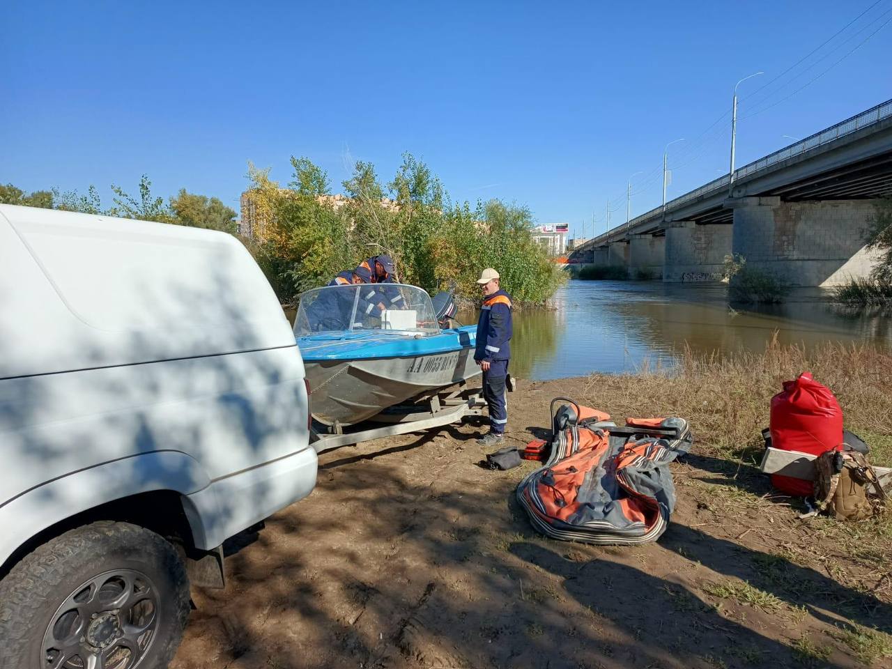 В Оренбурге продолжаются поиски ребенка, утонувшего на...