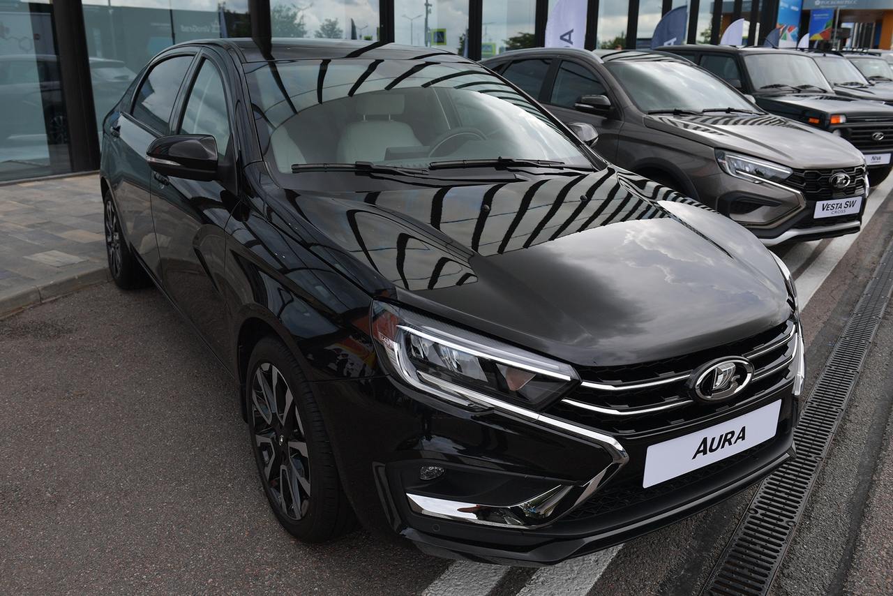 Цена на новые бизнес-седаны Lada Aura превысит 3 млн...