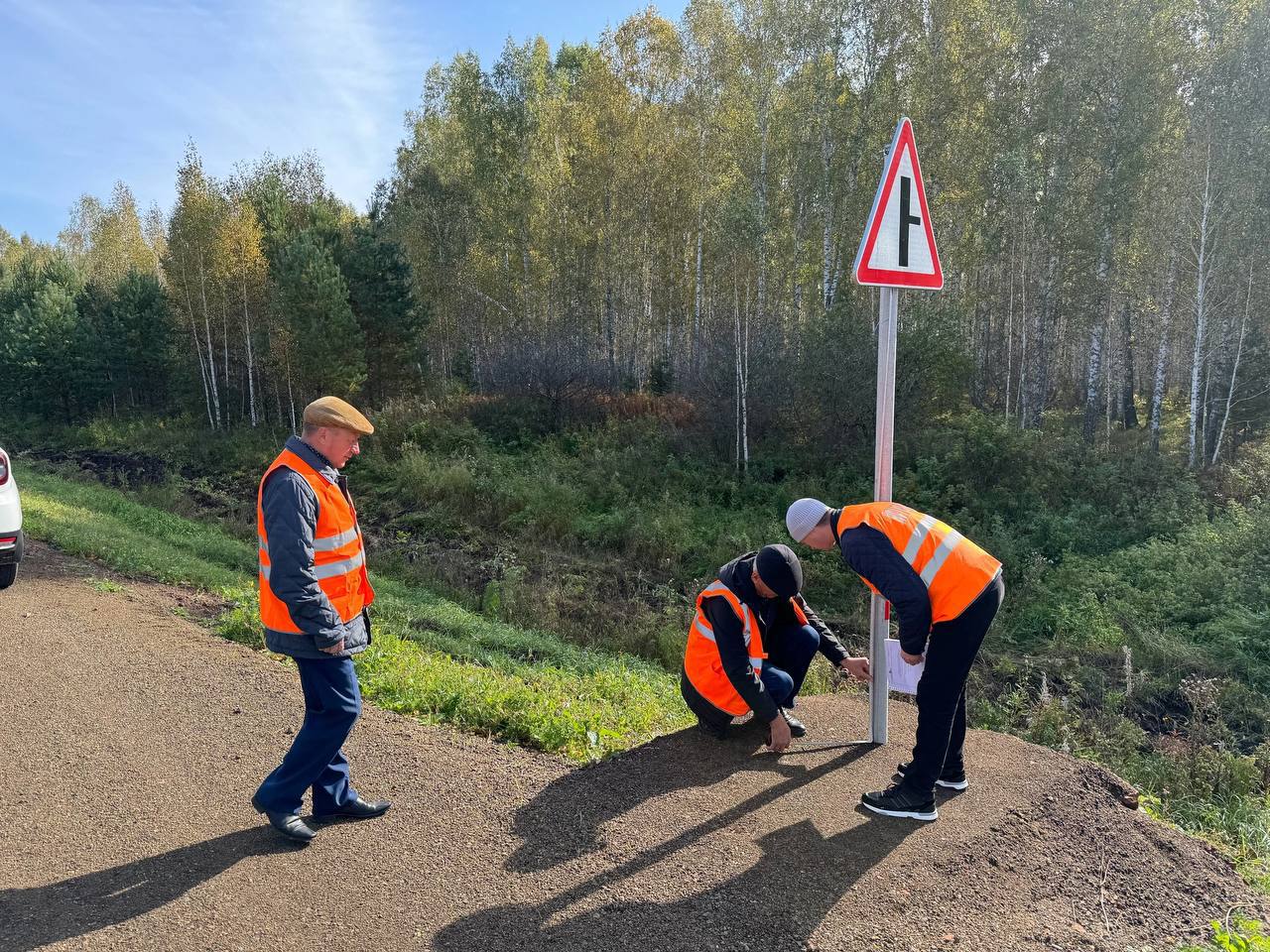 В Абанском районе отремонтировали четыре километра дороги...