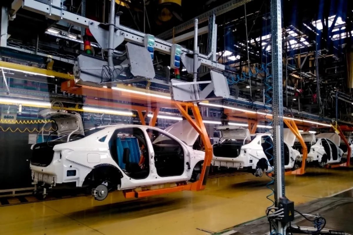 Продажи автомобилей Lada выросли почти на 40%