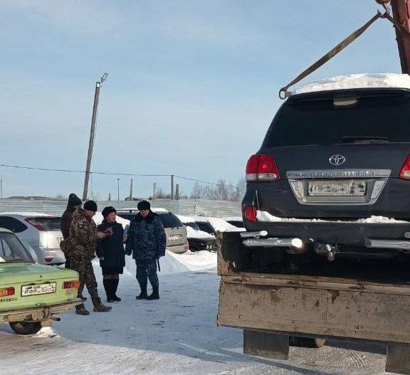 Toyota Land Cruiser 200 уехала на фронт. Красноярские...