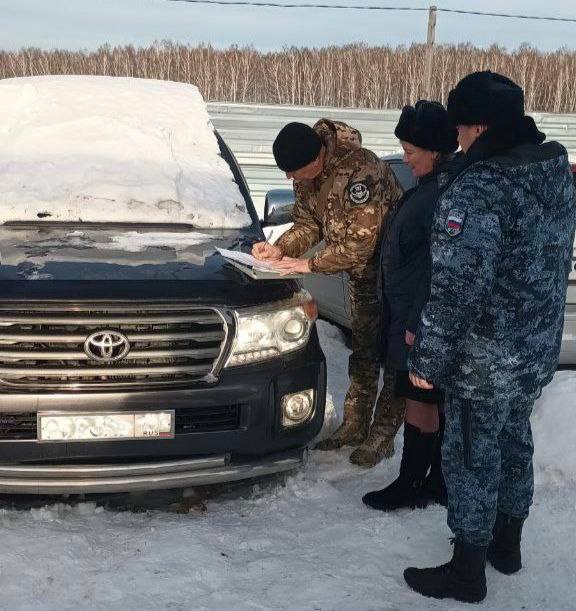Toyota Land Cruiser 200 уехала на фронт. Красноярские...