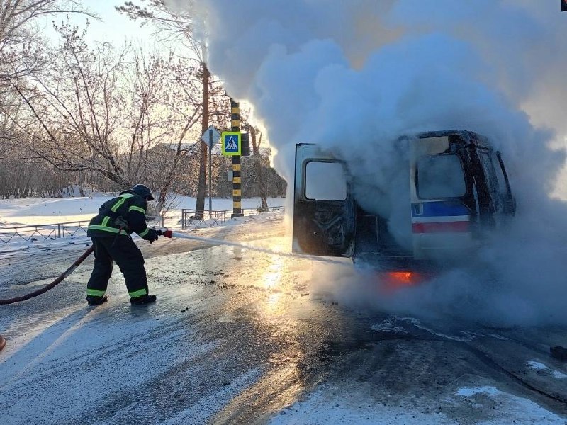 Из-за короткого замыкания автомобиль сгорел прямо на...