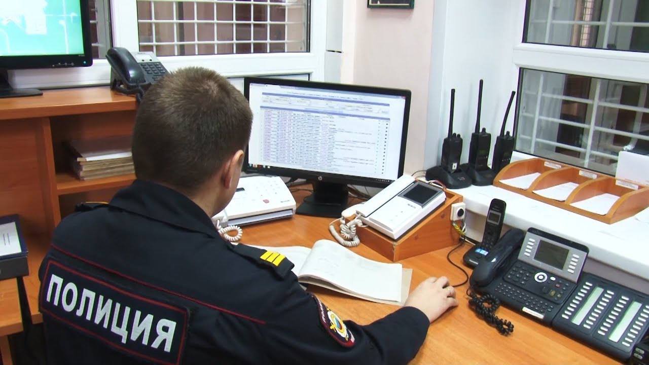 Полицейские Иланского района вместе с риэлтором...