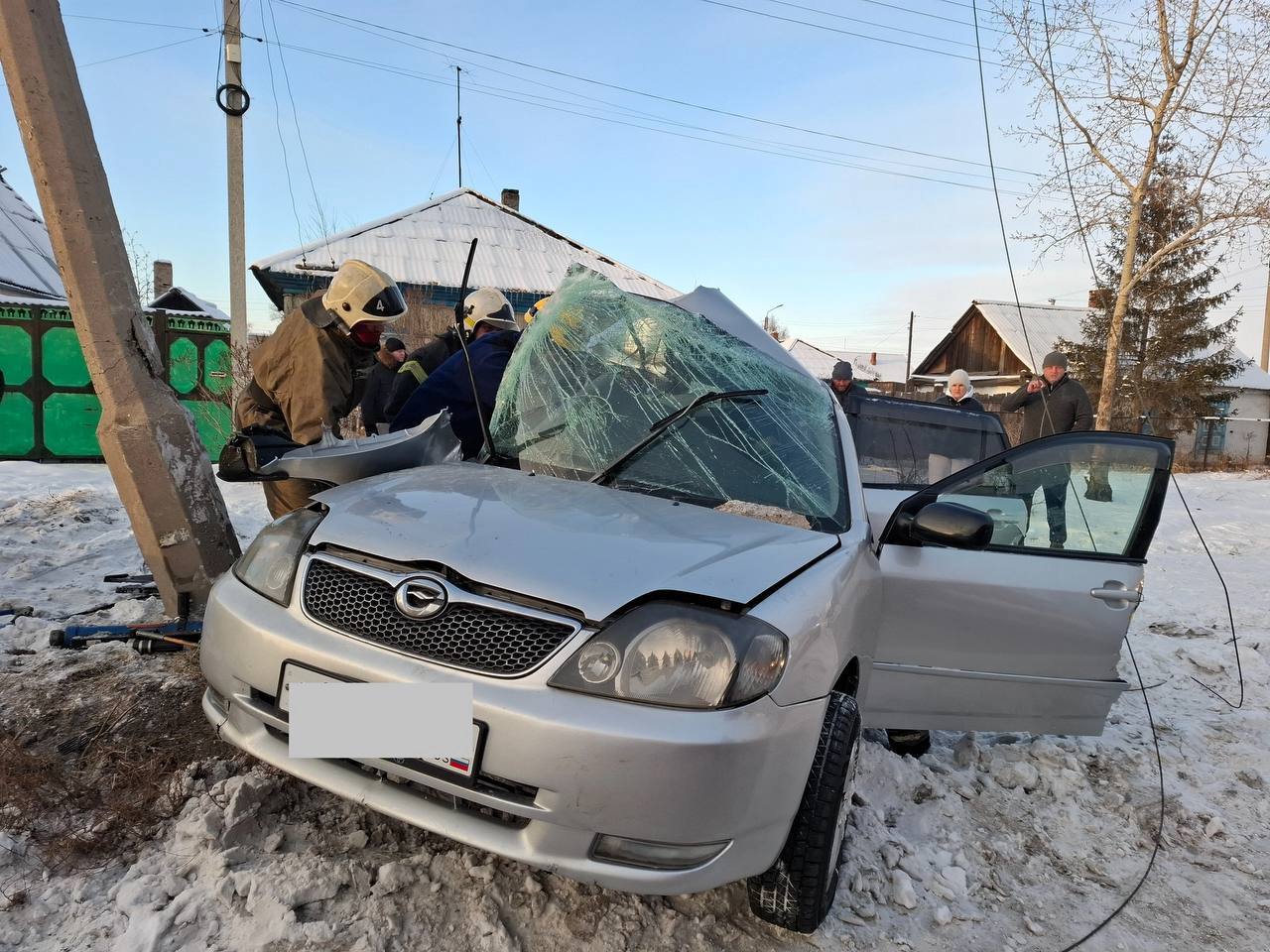 Бесправник погиб в ДТП, протаранив электроопору На улице...