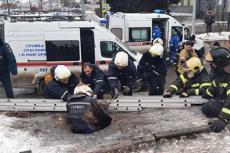 Уважительная причина опоздания: нижегородец угодил в яму,...