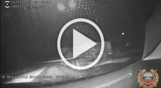 Пьяный дальнобойщик из Красноярского края устроил гонки с...