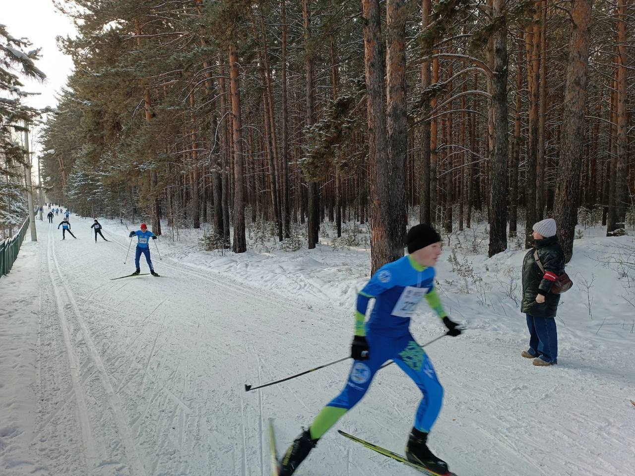 «Лыжня России» проходила сегодня в Сосновом бору Канска...