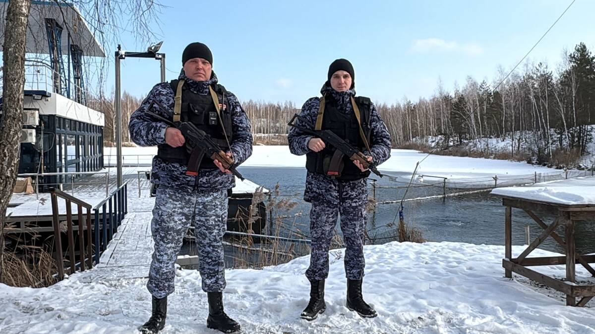 Росгвардейцы в Брянске спасли жизнь мужчине