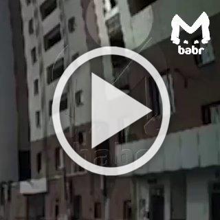 Школьница выпала с балкона многоэтажки в Ангарске....