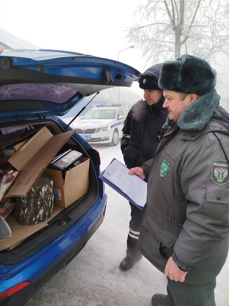 Потенциально опасные продукты везли на ярмарку в честь...