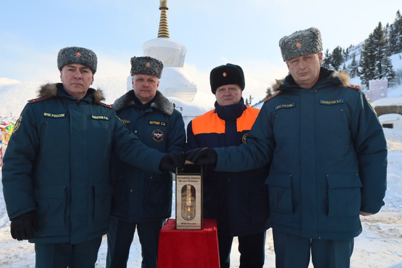 Хакасия приняла лампаду с частицей Вечного огня, сообщает...