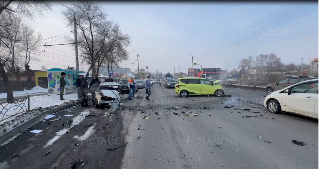 Жуткая авария на выезде из Абакана, на подъезде к...