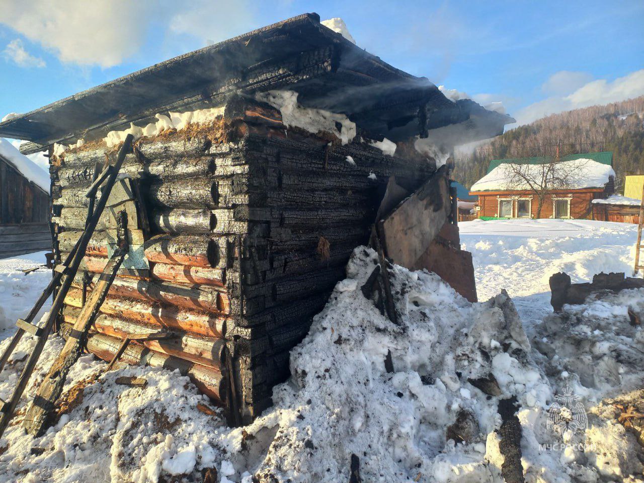 Мужчина пострадал при пожара в Курагинском районе.